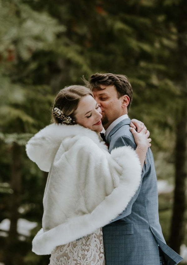 Ivory White Faux Fur Cape (Juliet Wht01)