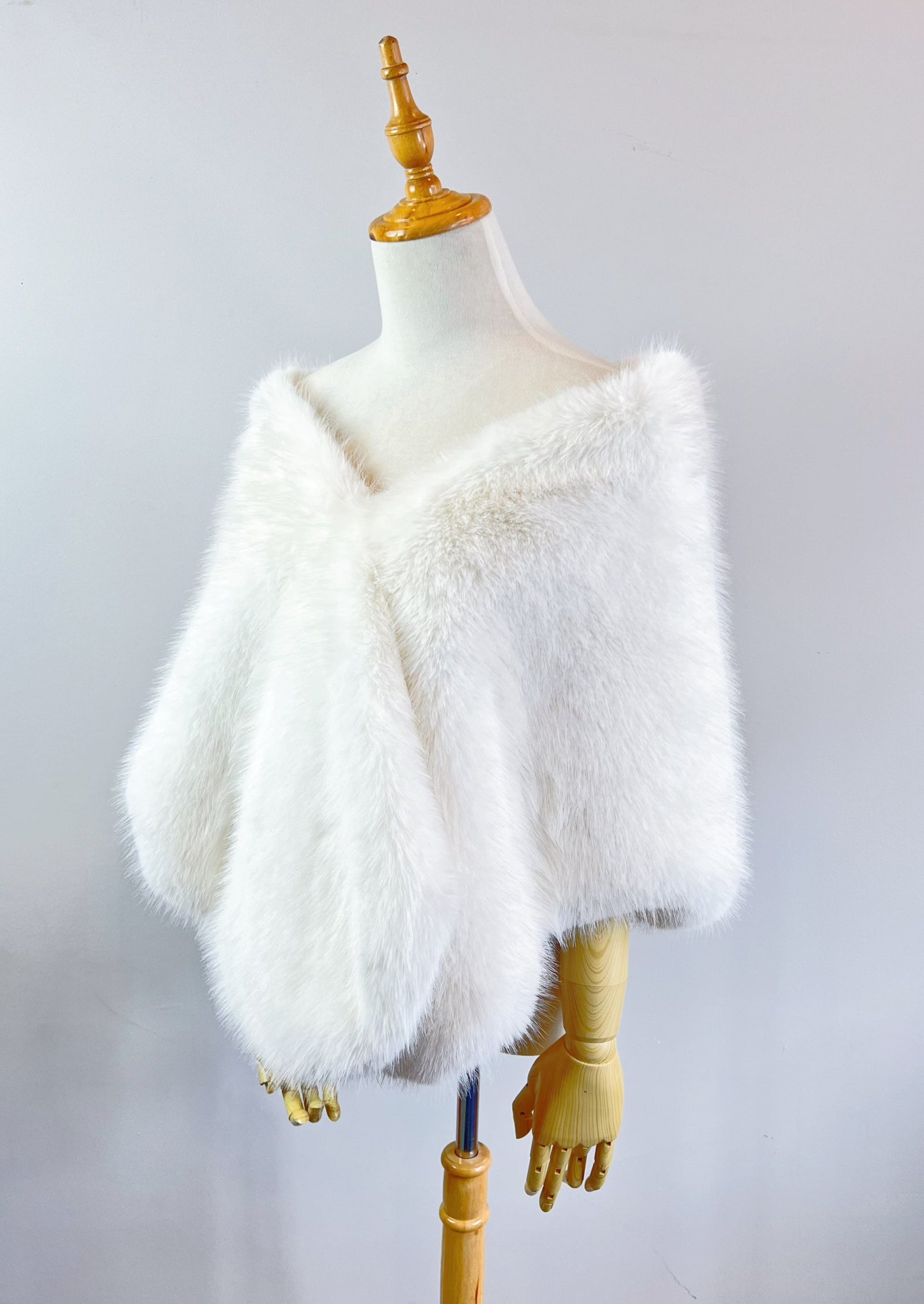 Light Ivory Bridal Fur Shawl with Fleece Lining (Butterfly Ivy07