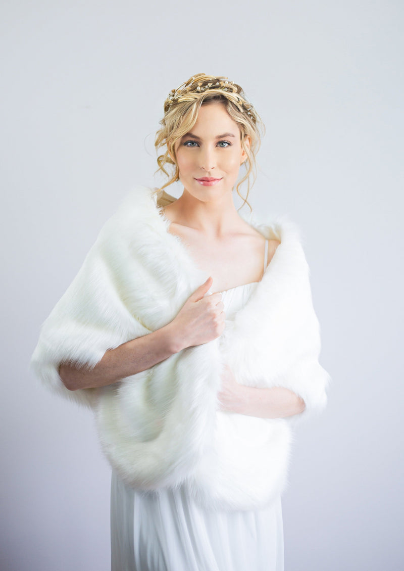 Ivory / White Fur Shawl (Butterfly Ivy03)