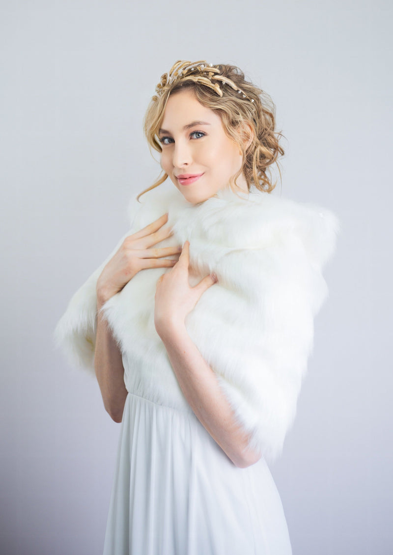 Ivory / White Fur Shawl (Butterfly Ivy03)