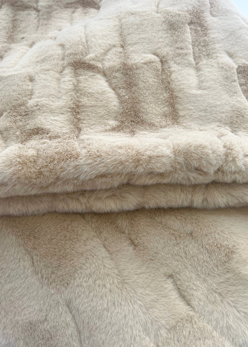 Light Beige / Ivory Double Side Fur Shawl (Jenny Ivy04)