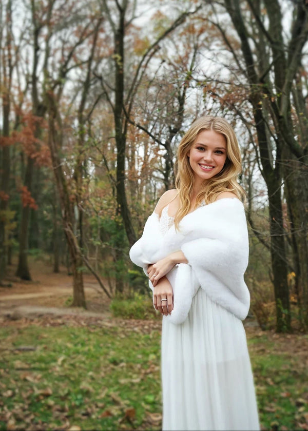 Light Ivory Bridal Faux Fur Shawl (Butterfly Ivy05)