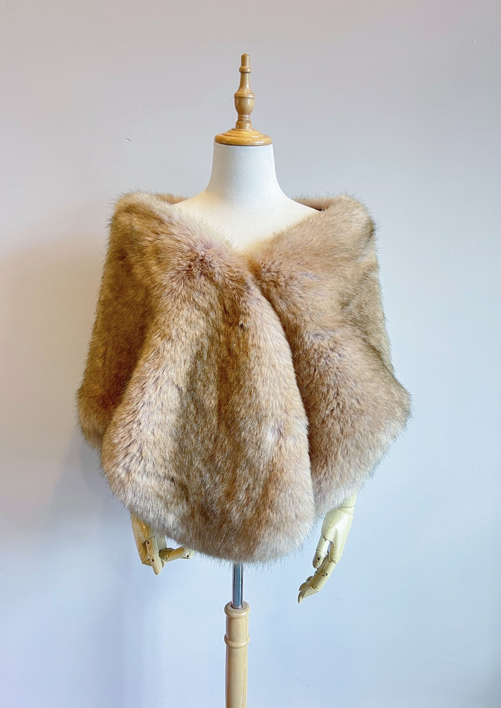Honey Brown Faux Fur Shawl (Butterfly LBrw07) – Sissily Designs