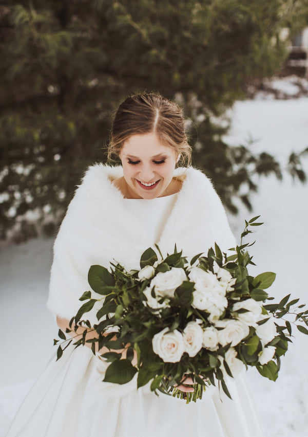 Soft Ivory Faux Fur Shawl (Butterfly Ivy05)