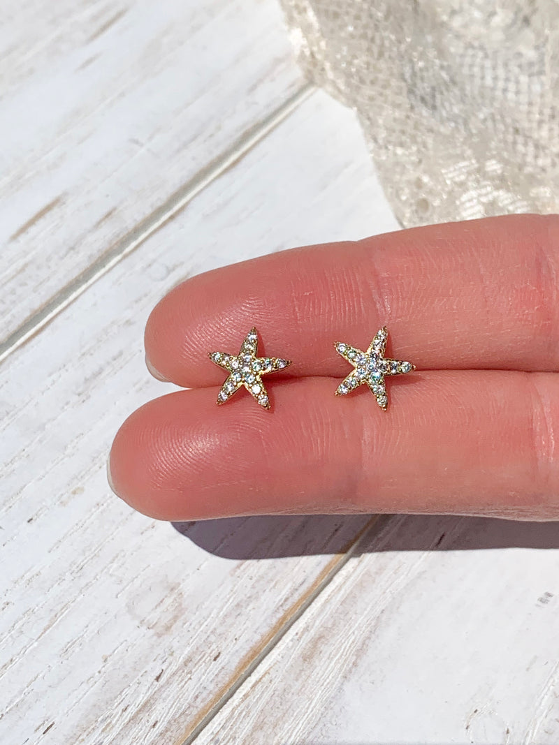 14k gold plated / Silver Tiny Gold Star Studs Earrings / Bridal Party Gifts