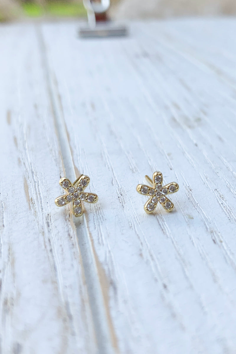 14k gold plated Tiny Flower Studs Earrings / Bridal Party Gifts