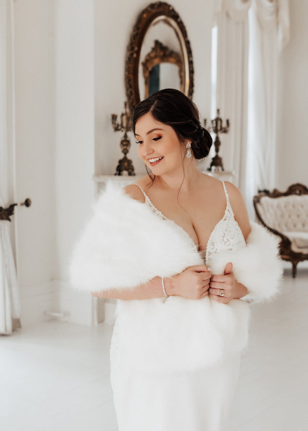 Ivory Bridal Faux Fur Shawl (Lilian Ivy07)