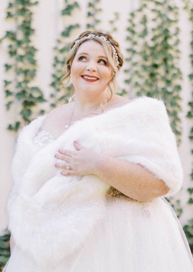 Ivory / White Fur Plus Size Bride (Lilian Ivy03)