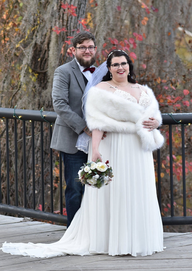 Ivory with Blk Tips Faux Fur Shawl Plus Size Bride (Lilian Wht03)