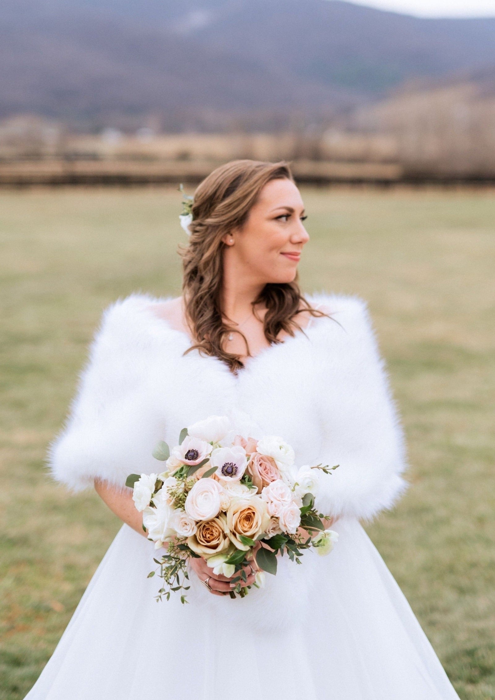 White Bridal Fur Shawl (Lilian PWht02) X-Small White Bridal Fur Shawl (Lilian PWht02) X-Small