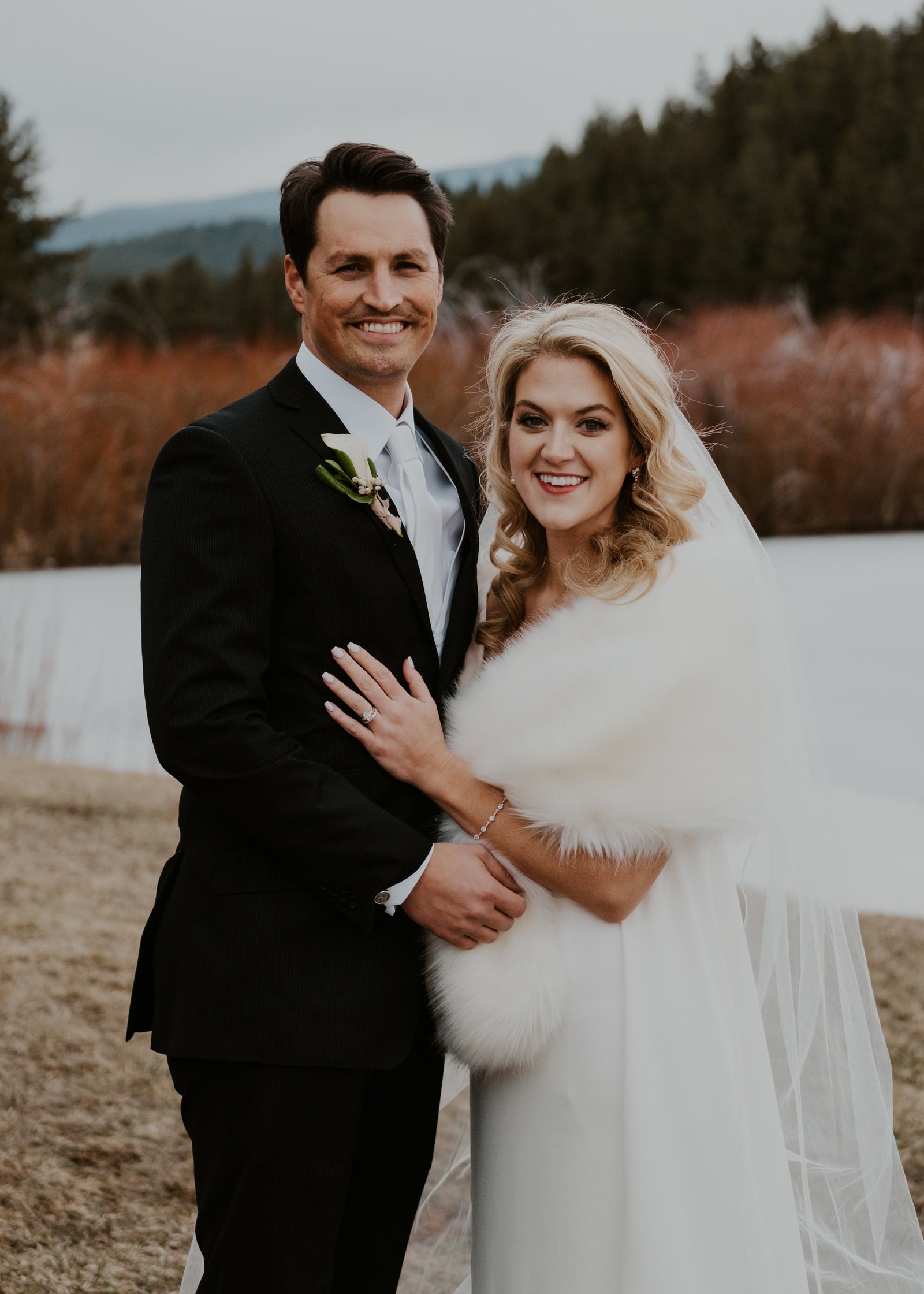 Lifup Women's Faux Fur Shawl & Wrap - Winter Bridal Stole For Bride, Bridesmaids, Weddings & Formal Events