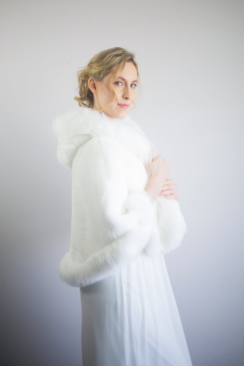 Ivory White Faux Fur Cape (Juliet Wht01)