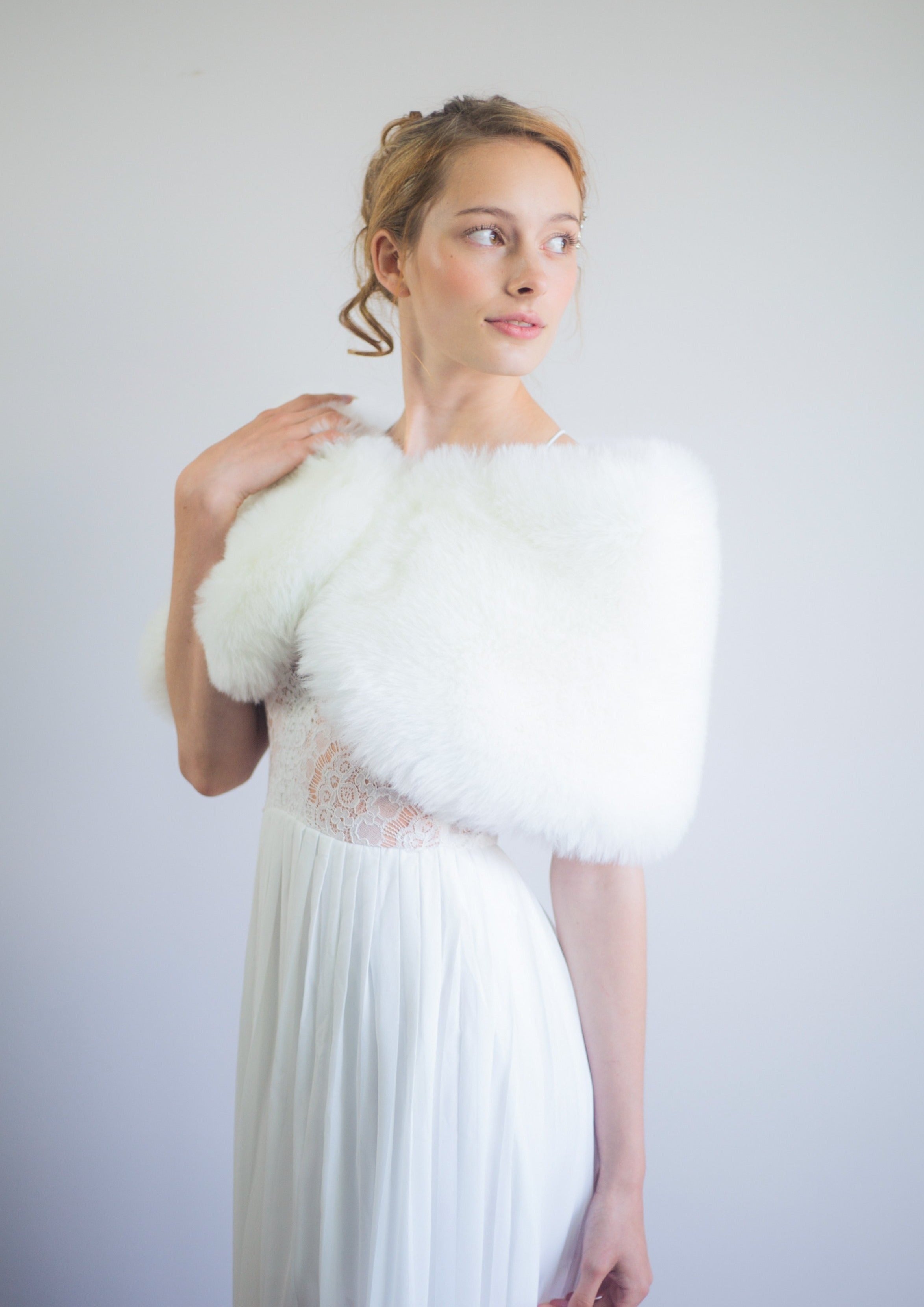 Ivory / White Fur Wrap (Serena Wht01) – Sissily Designs