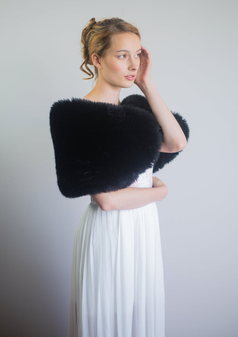 Black Faux Fur Wrap (Serena Blk01)