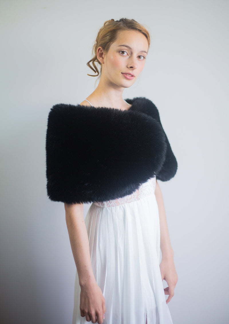 Black Faux Fur Wrap (Serena Blk01)