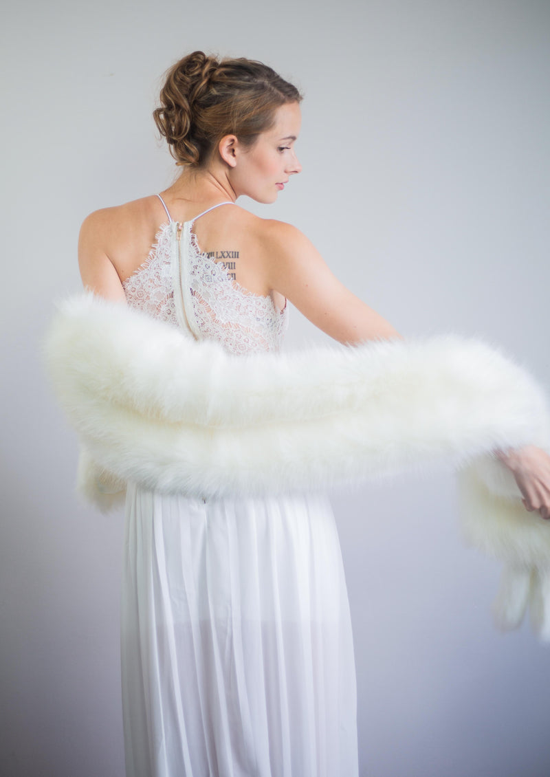 Ivory / White Fur Shawl (Lilian Ivy03)