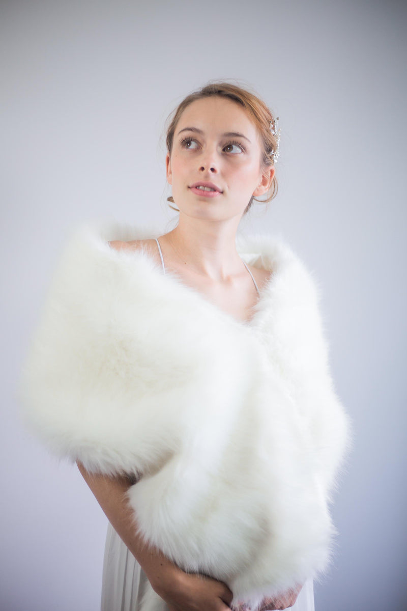 Ivory Bridal Faux Fur Shawl (Lilian Ivy03) – Sissily Designs