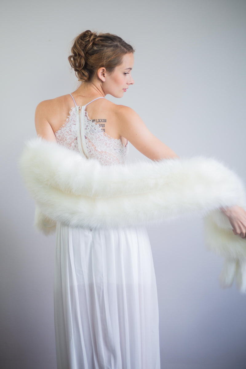 Ivory / White Fur Plus Size Bride (Lilian Ivy03)