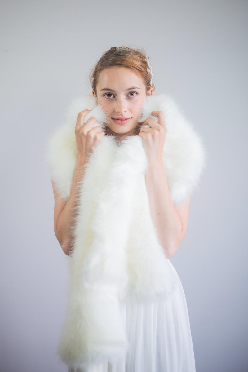 Ivory / White Fur Shawl (Lilian Ivy03)