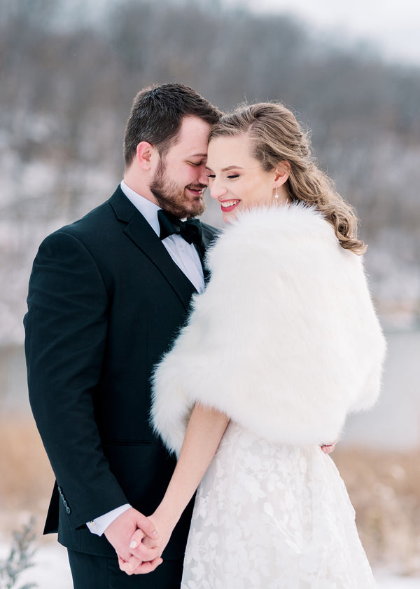 Ivory / White Fur Shawl (Butterfly Ivy03)