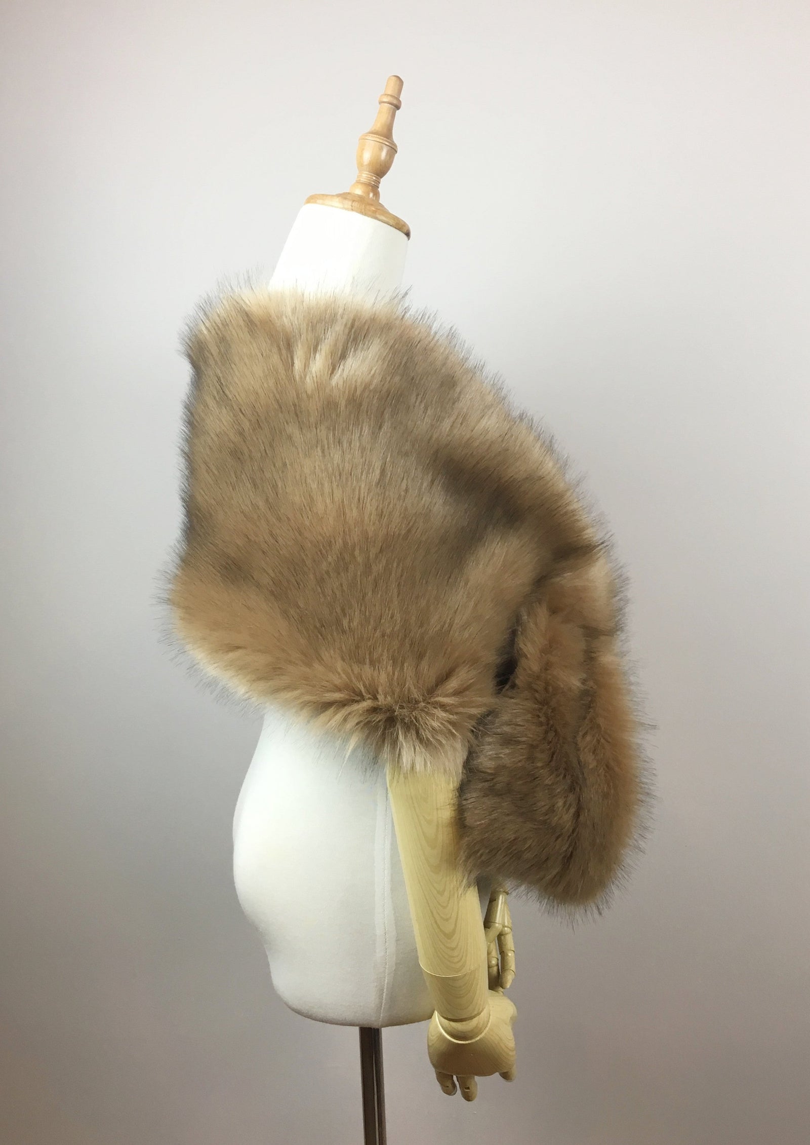 Honey Brown Fur Shawl (Lilian LBrw03) – Sissily Designs