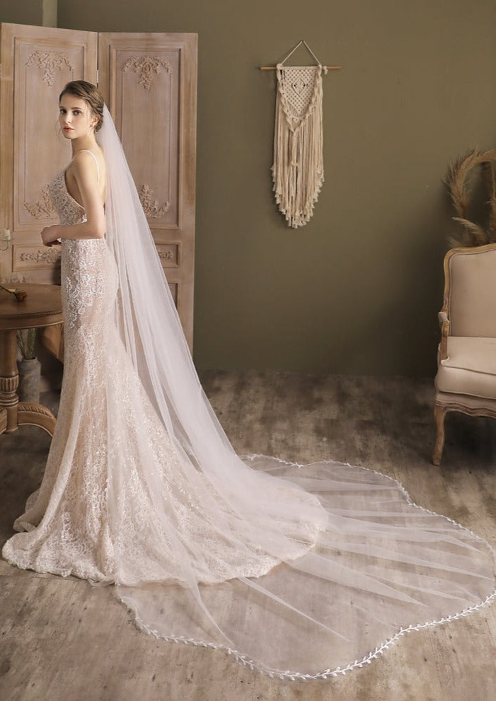 Evelyn | Leaves Lace Long Veil