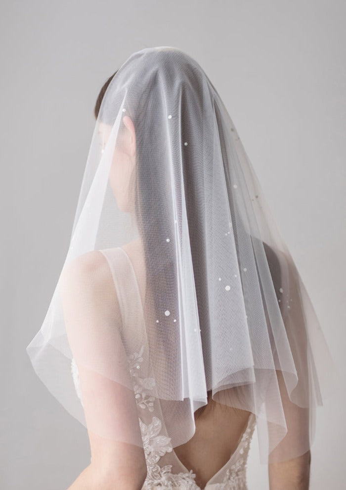 Miranda  Minimalist Clip Short Veil – Sissily Designs