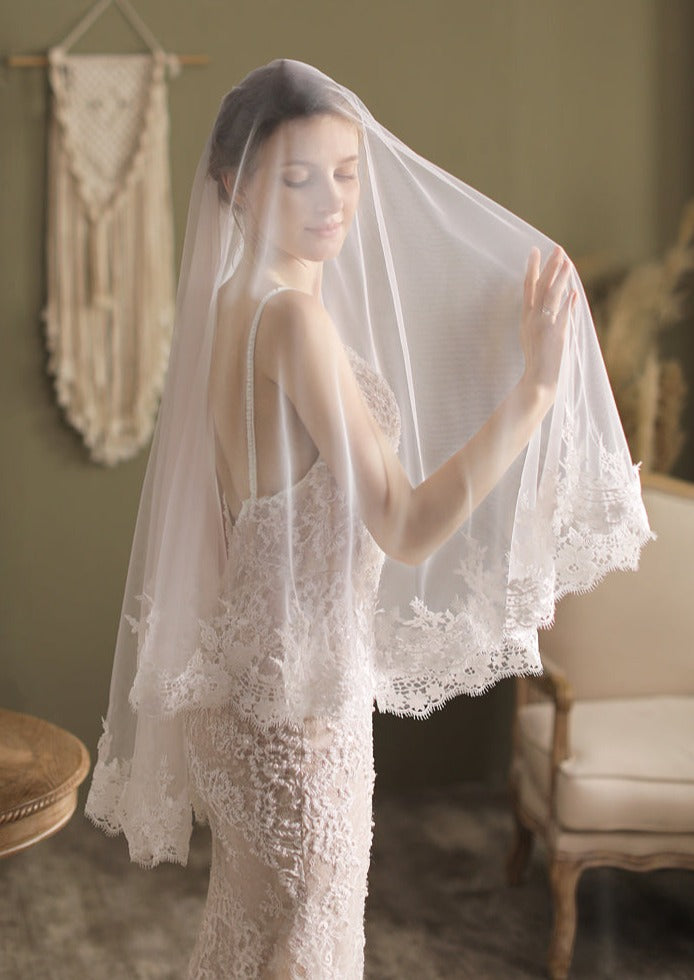 Ava | Lace Medium Veil